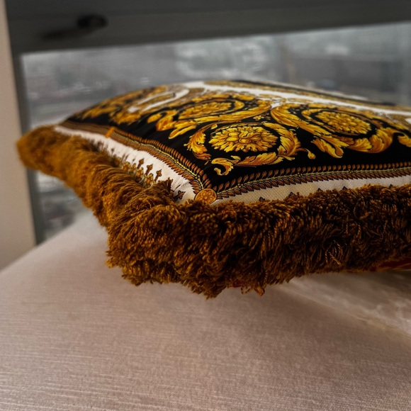 Versace Pillow - Picture 13 of 17